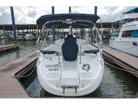 Hunter 320 Click to launch Larger Image