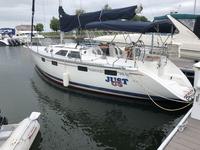 Hunter Legend 35.5 Click to launch Larger Image