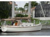 Island Packet 27 cutter Click to launch Larger Image