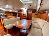 Beneteau Oceanis 523 Click to launch Larger Image