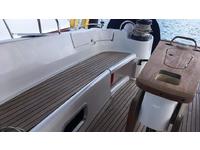 Beneteau Oceanis 523 Click to launch Larger Image