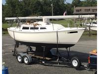 Catalina 27    SOLD Click to launch Larger Image
