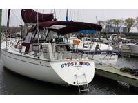 1988 Flushing New York 33 Jensen Marine Cal 33