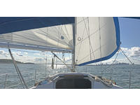 Hunter 28.5 Click to launch Larger Image