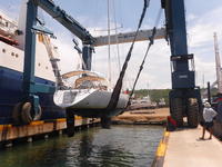 Beneteau Oceanis 500 Click to launch Larger Image