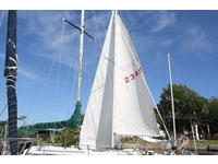 Hunter 27 Cherubini Click to launch Larger Image