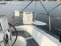 Beneteau 323 Click to launch Larger Image