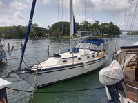 1984 Rio Dulce Guatemala Outside United States 33 Endeavour Sloop