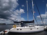 1996 North Hero marina Vermont 37 Hunter 376