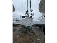 Beneteau 281 Click to launch Larger Image