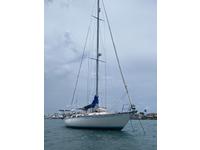 1985 West Palm Beach Florida 38 Catalina Yachts 38