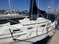 Pearson 32' sloop Click to launch Larger Image