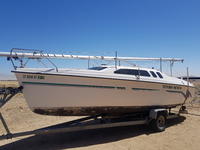 Hunter 23.5 Click to launch Larger Image