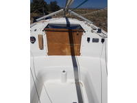 Hunter 23.5 Click to launch Larger Image