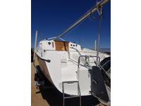 Hunter 23.5 Click to launch Larger Image